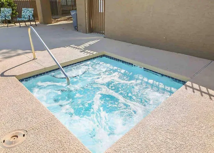 Holiday home The Cool Cactus With Pool And Jacuzzi